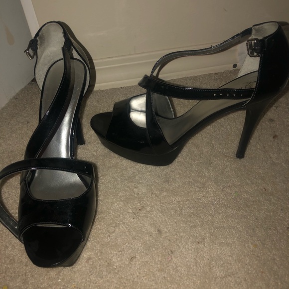 Shoes - Picture 3 of 4